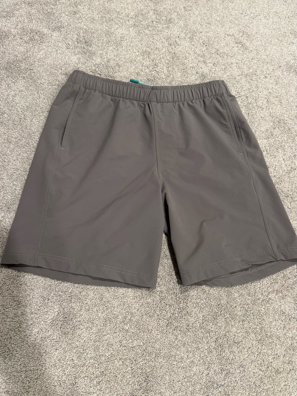 Myles Everyday Short (Fog, Size M)
